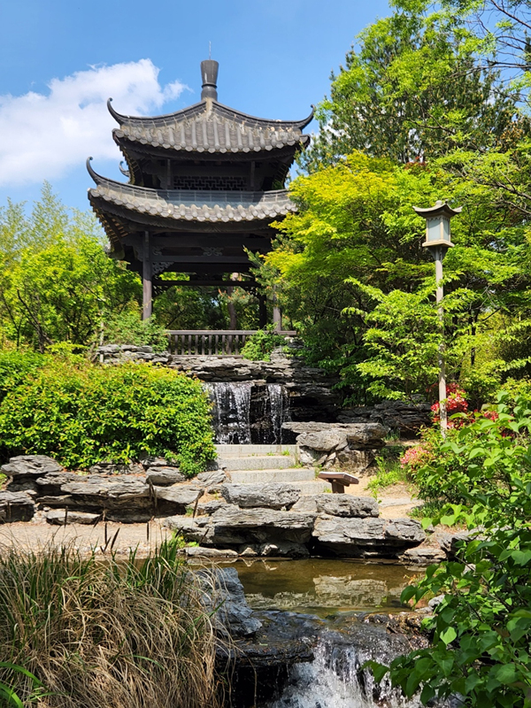 폭포_위에_정자