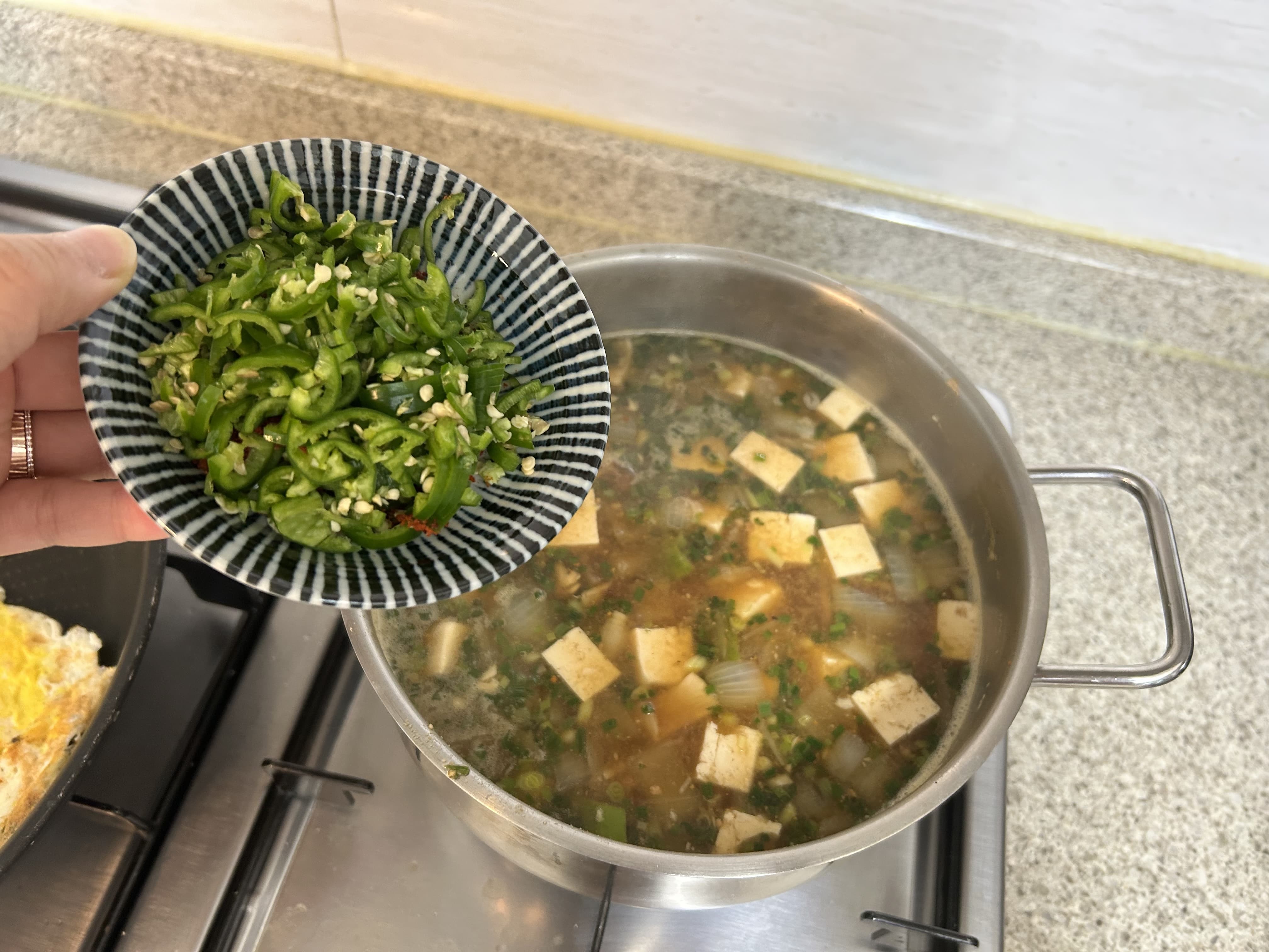 [chef&amp;#44; Daddy] 봄 제철요리! 달래된장찌개 레시피 (표고버섯&middot;애호박 듬뿍)