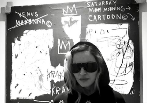 바스키아 그림 앞에선 마돈나