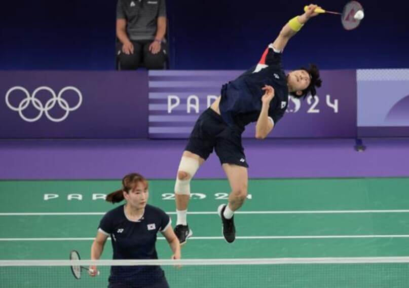 공격하는 김원호