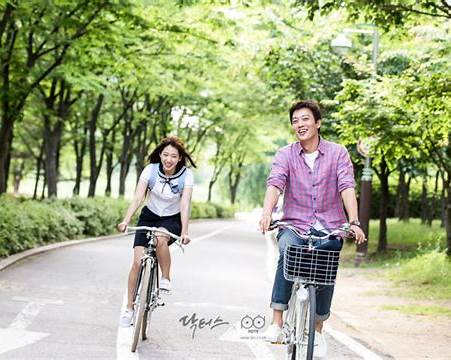 가을 단풍길 연인 자전거 데이트 명소 보문호수