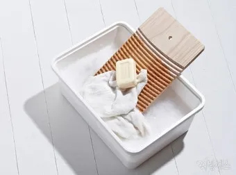 손빨래 요령 미온수와 중성세제 헹굼 순서 정리_14
