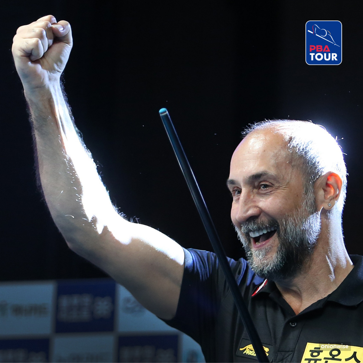 PBA투어 첫우승을 차지한 세미 사이그너와 응원하는 아내