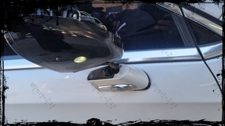 시트로엥 DS5 사이드미러 목파손 수리전