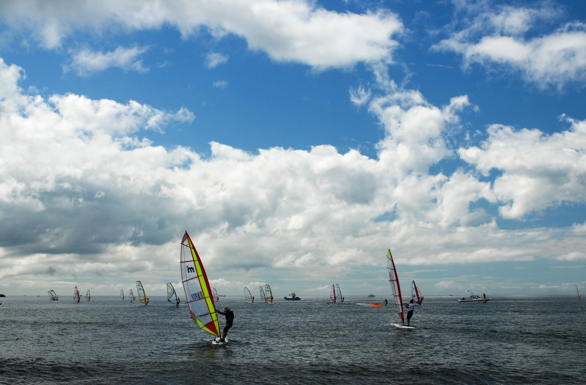 제주 삼양해수욕장 검은 모래와 온천수, 시내 근교 바다 명소