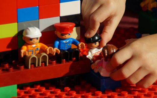 ‘혼자 놀기’를 잘하는 아이는 다르다 – 자기 주도성의 시작