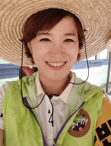 김정연 고향버스 안내양│&lsquo;6시 내 고향&rsquo; 시골길 따라 인생길 따라 코너에서 국민 안내양으로 활약한 모습