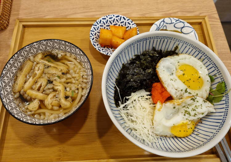 모모카_날치알후라이밥