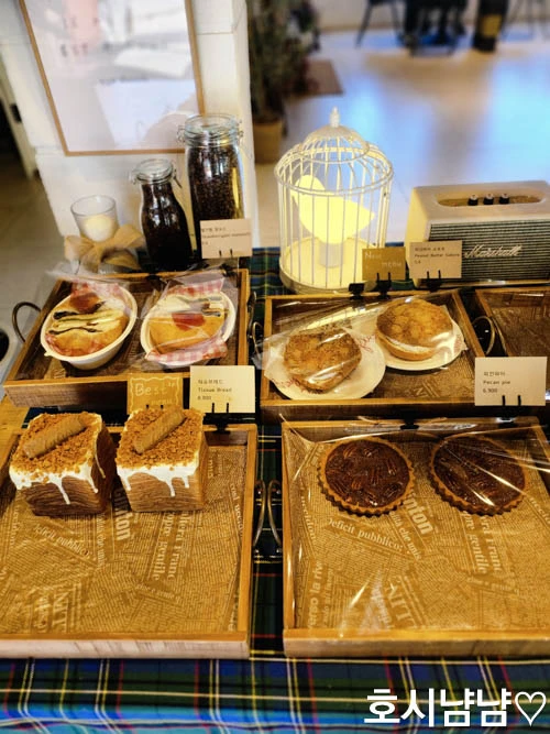 윈터포레스트1224 디저트 클로즈업 &ndash; 수제 케이크와 타르트&amp;#44; 쿠키 등 팔당 감성카페의 인기 메뉴