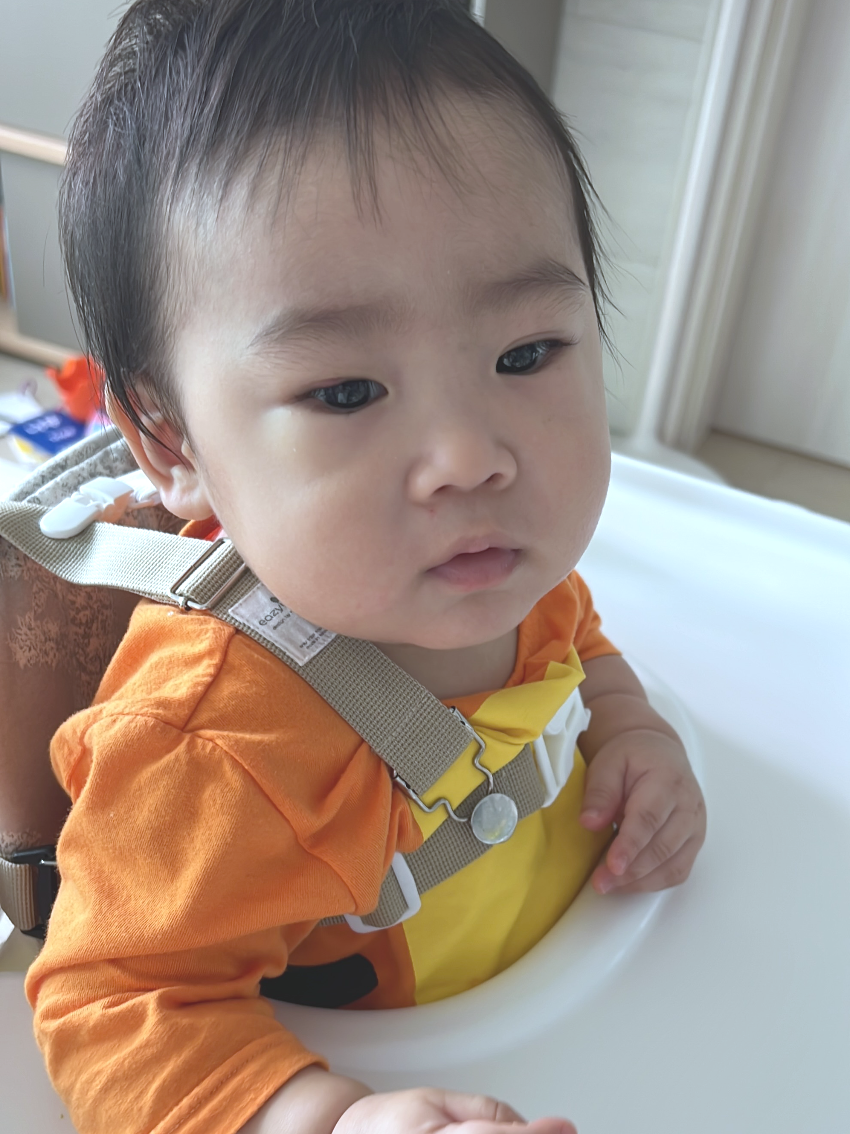 아기 다래끼 시술 후 회복 중인 모습 - 붓기 빠지고 상처가 아물어가는 단계