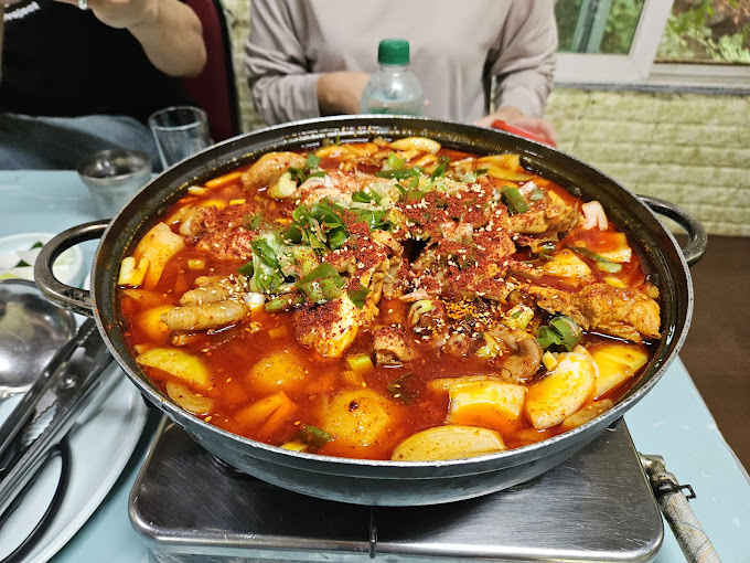 포천 계곡 삼겹살집 '은빛호수'