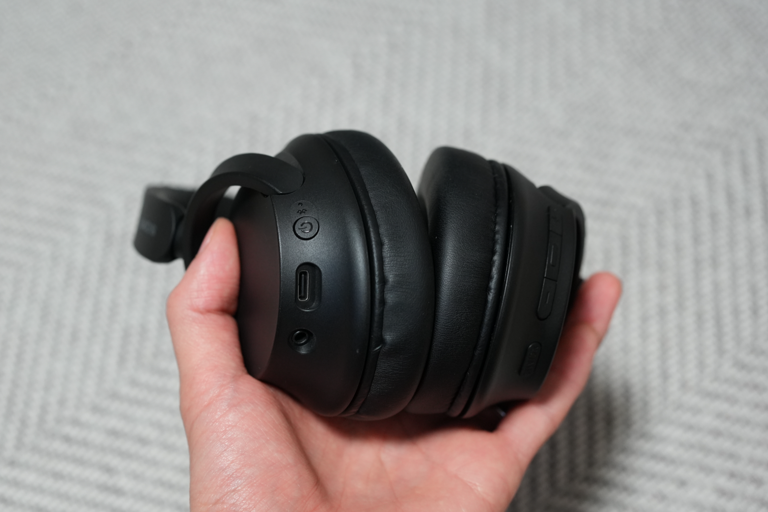 소니 WH-CH720N 디자인