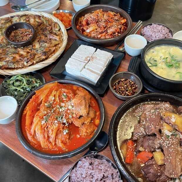 혜화역 4번출구 맛집 혜화도담 김치찜, 대파전 갈비찜 두부김치