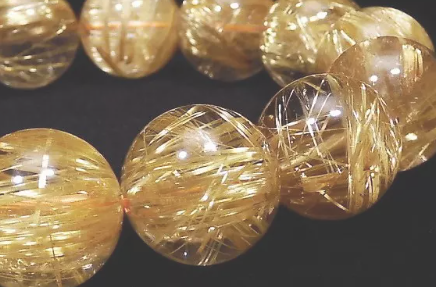 루틸쿼츠(Rutilelated Quartz/금홍석이 들어간 수정)