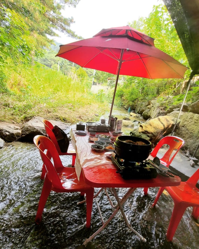 포천 계곡 삼겹살집 '은빛호수'