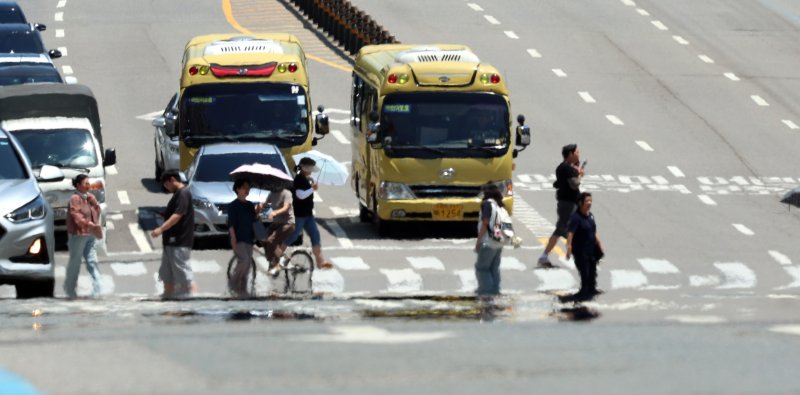 더워도 너무 더운 25년, 역대급 폭염으로 사망자 속출