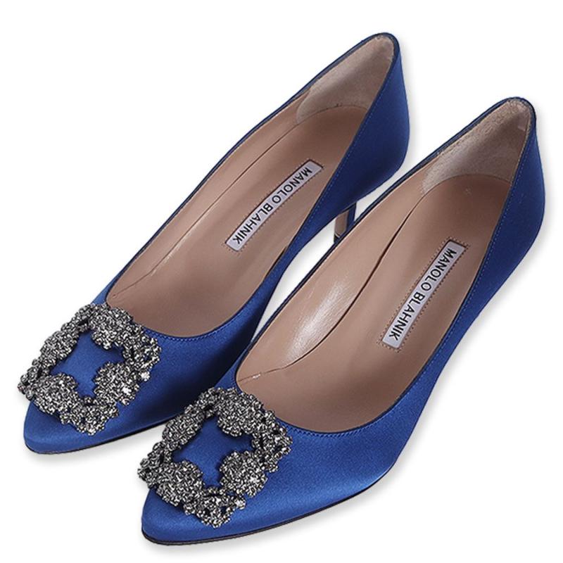 마놀로블라닉 마놀로 블라닉 23FW 여성 한기시 새틴 즈웰 버클 펌프스 0661 0046 430