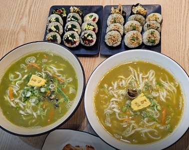 칼국수2개-김밥2개