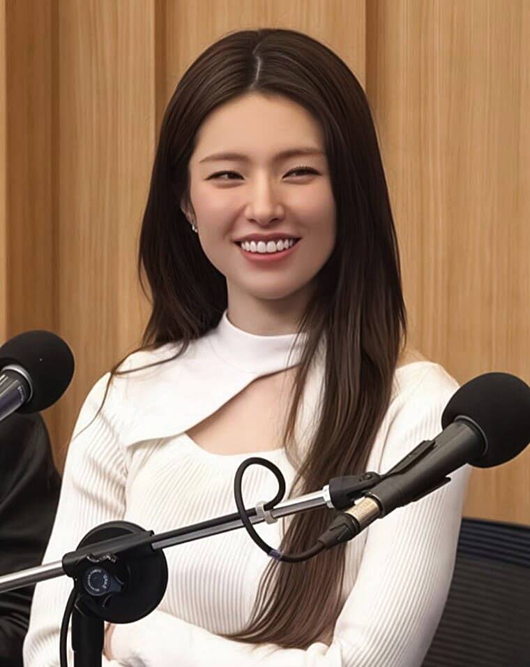 배우-하영