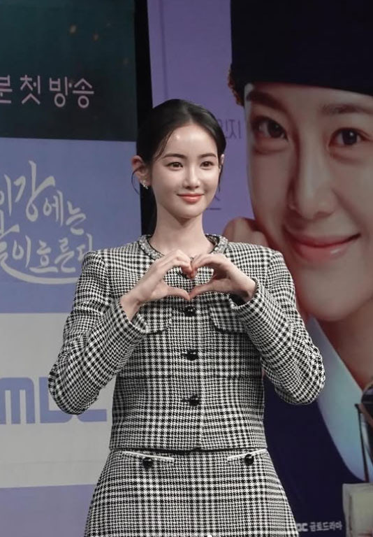 홍수주 이강에는 달이 흐른다 등장인물