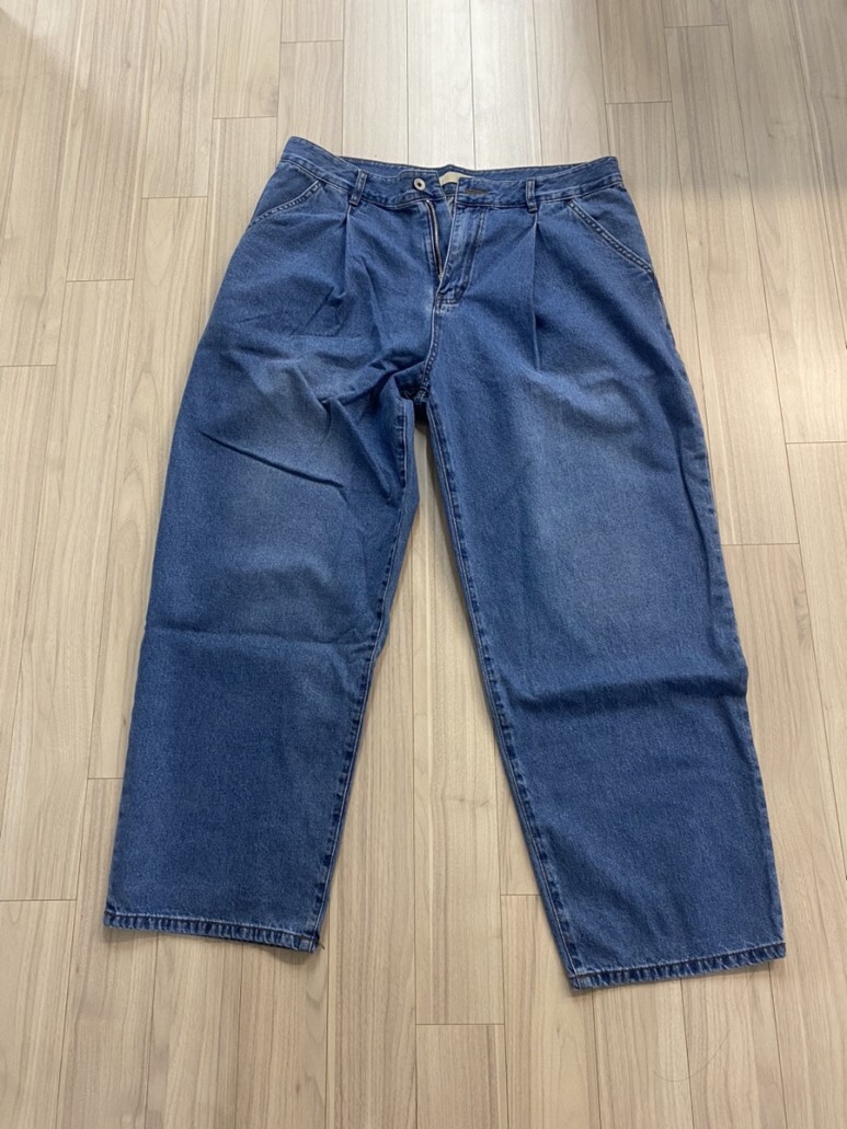 에러스익셉티드 데님팬츠 EEC DP042 플리츠 테이퍼드 데님팬츠 (Mid indigo)