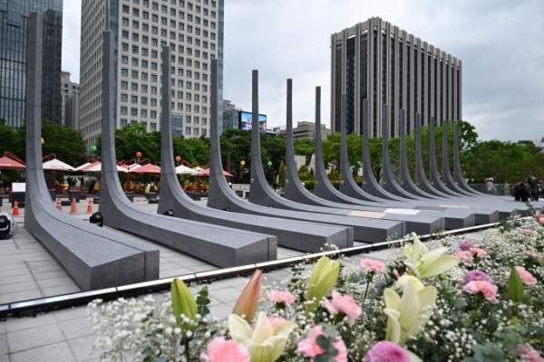 광화문 감사의 정원 완벽 가이드: 예약 방법부터 디자인 논란까지 전문가 분석