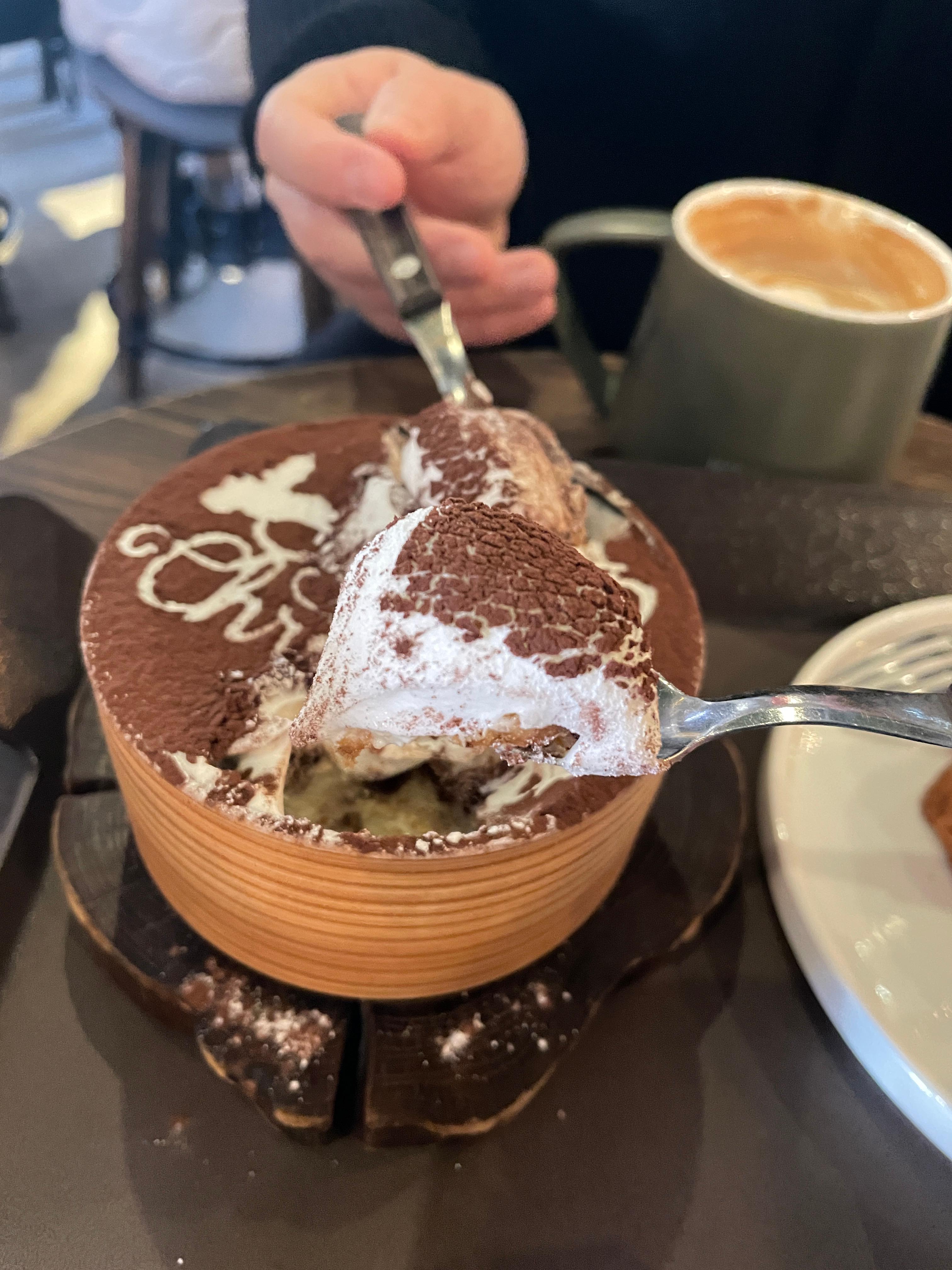 티라미수 퍼먹기