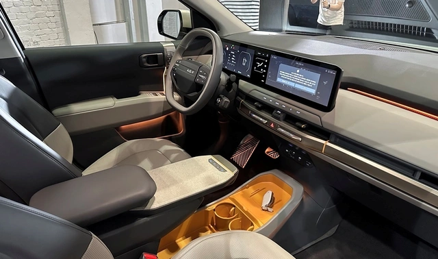 AI-어시스턴트와-함께하는-기아-EV3-혁신-기술로-전기차-대중화-선도