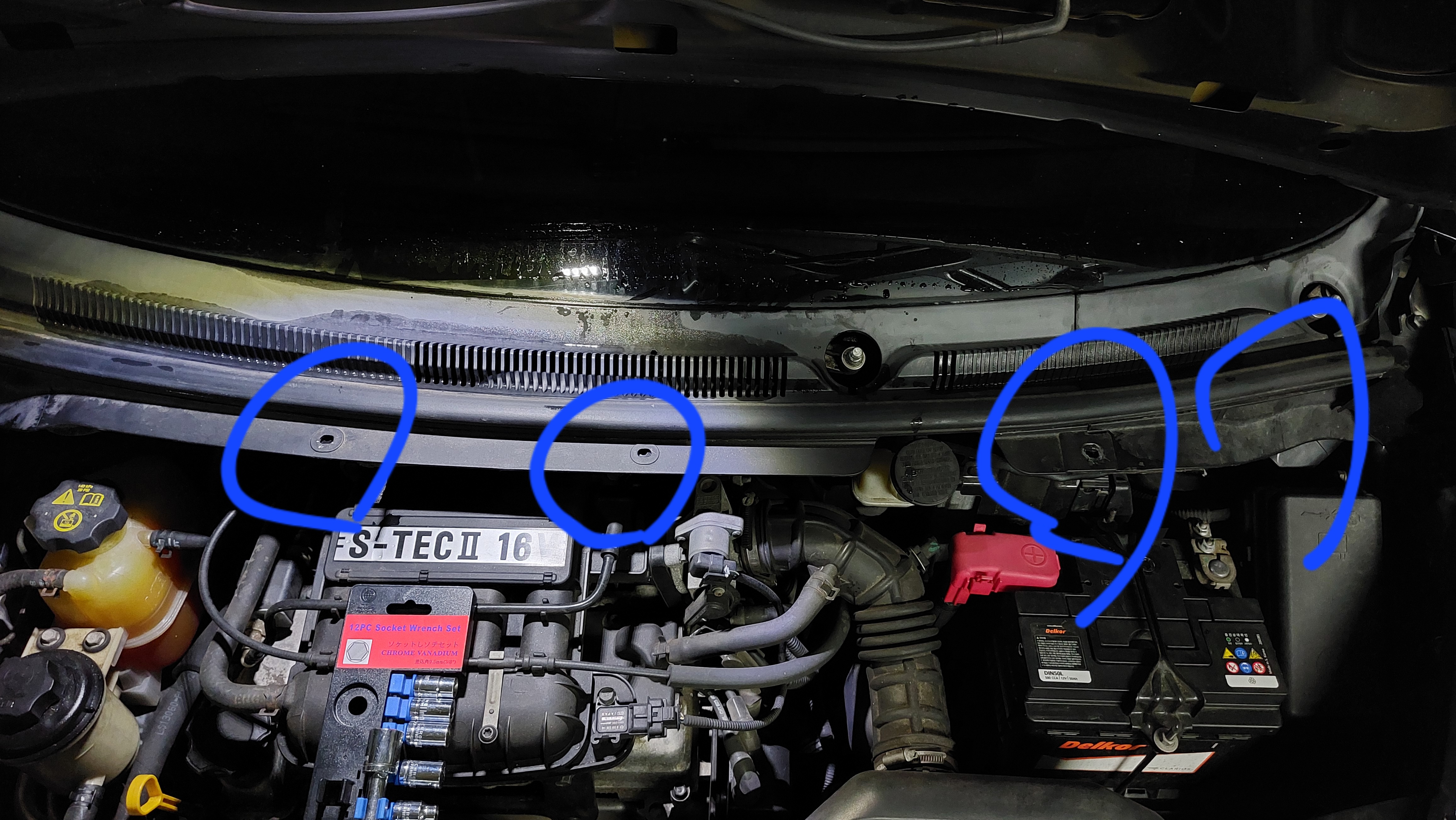 12년식 스파크 와이퍼 카울 고정핀 위치