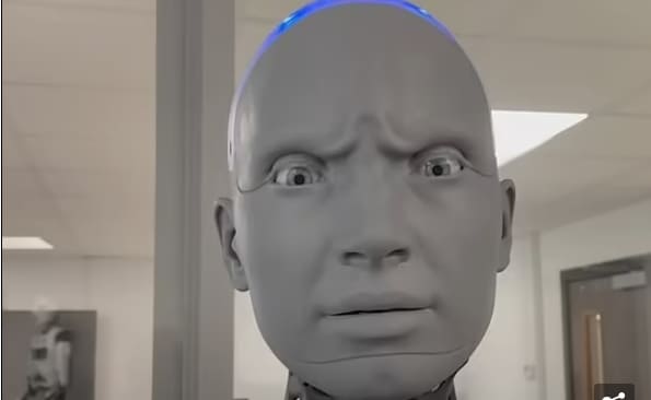 섬뜩하게 살아있는 표정의 휴머노이드 로봇 '아메카' VIDEO: World's most advanced robot says it will never find love