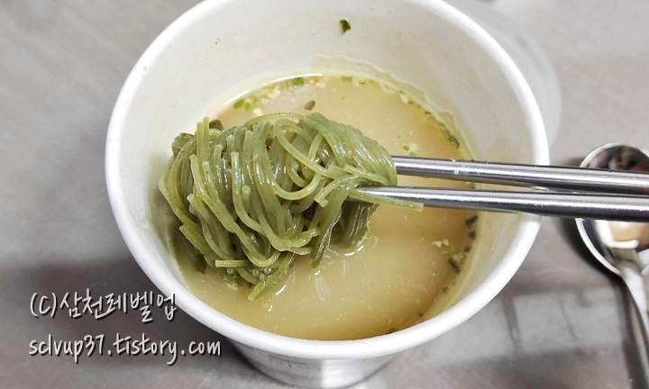 완도바다식품 바다가득히 사골맛 미역 쌀국수 조리 후 면발 보습