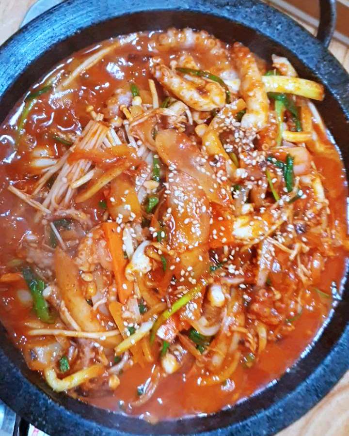 토요일은 밥이좋아 예산 덕산 온천 낙지 전골 맛집 50년 내공 낙지볶음 활낙지 낙지버섯전골 예산10미 현지인 추천 토밥 좋아 방송정보