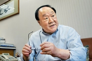 조선일보 김대중 칼럼 윤석열 하야 논란