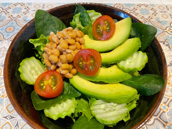 쇼그렌 증후군에 좋은 음식 - 아보카도 나또 비빔밥