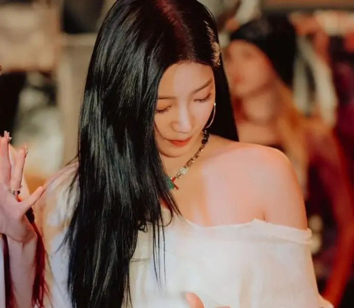 르세라핌 LE SSERAFIM 멤버프로필 본명 국적 나이 키 혈액형 MBTI 쏘스뮤직 하이브