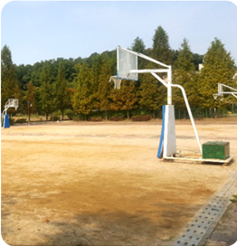 캠핑장 농구장 이미지 출처: 인천대공원 캠핑장 홈페이지