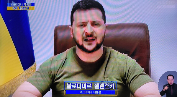 우크라이나 마리우폴 파괴 장면(국회연설 중 공개된 동영상 일부 이미지)