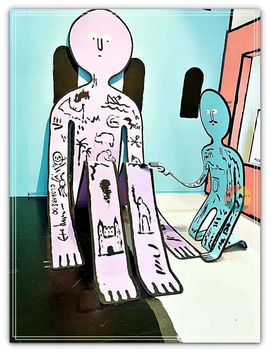 장줄리앙_전시품-몸에그림을그리는-종이사람