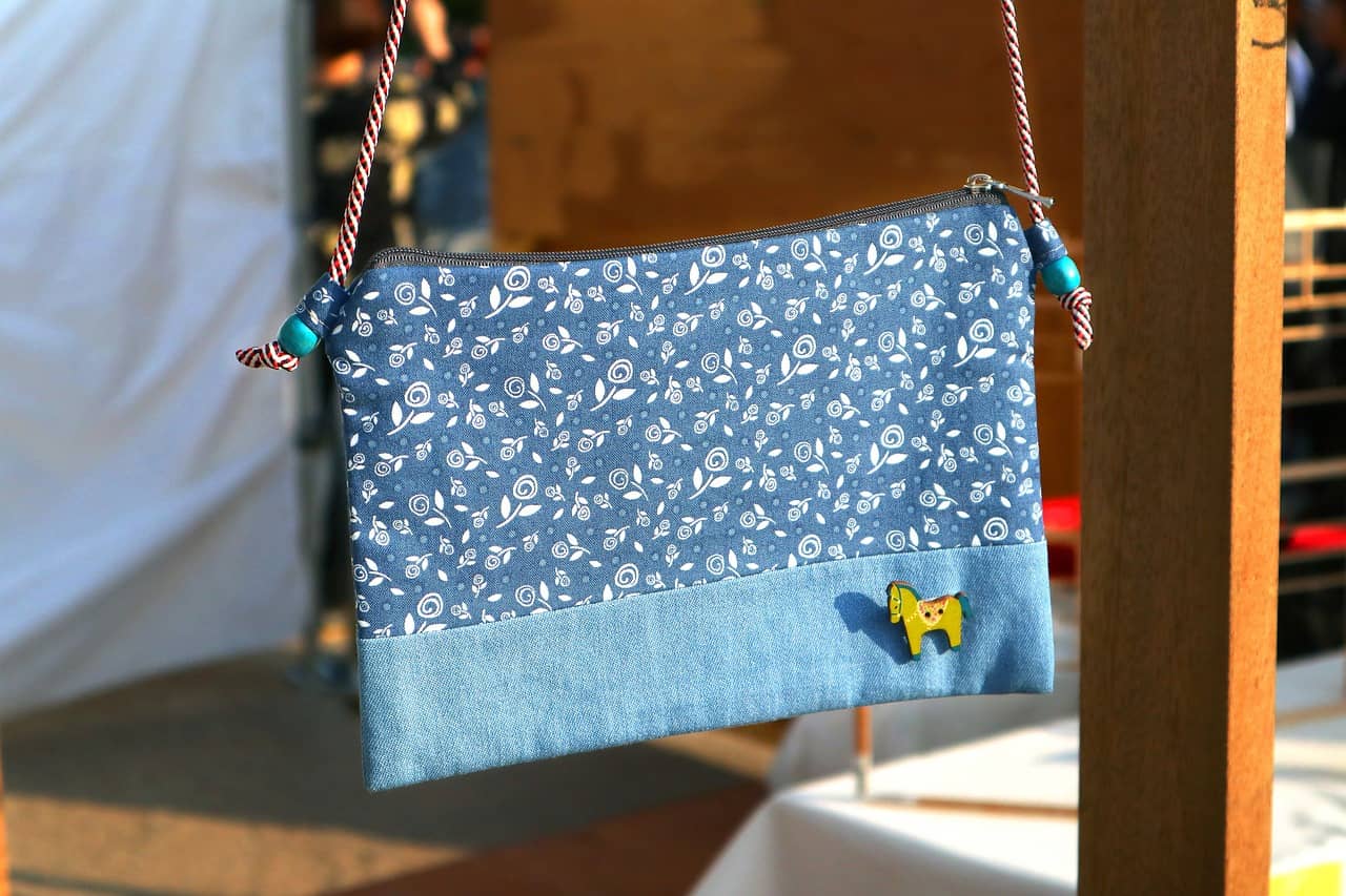 낡은 우산 천으로 만드는 방수 파우치