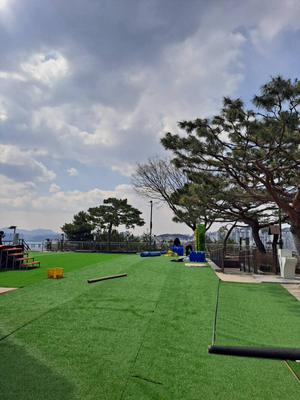응봉산 축제준비