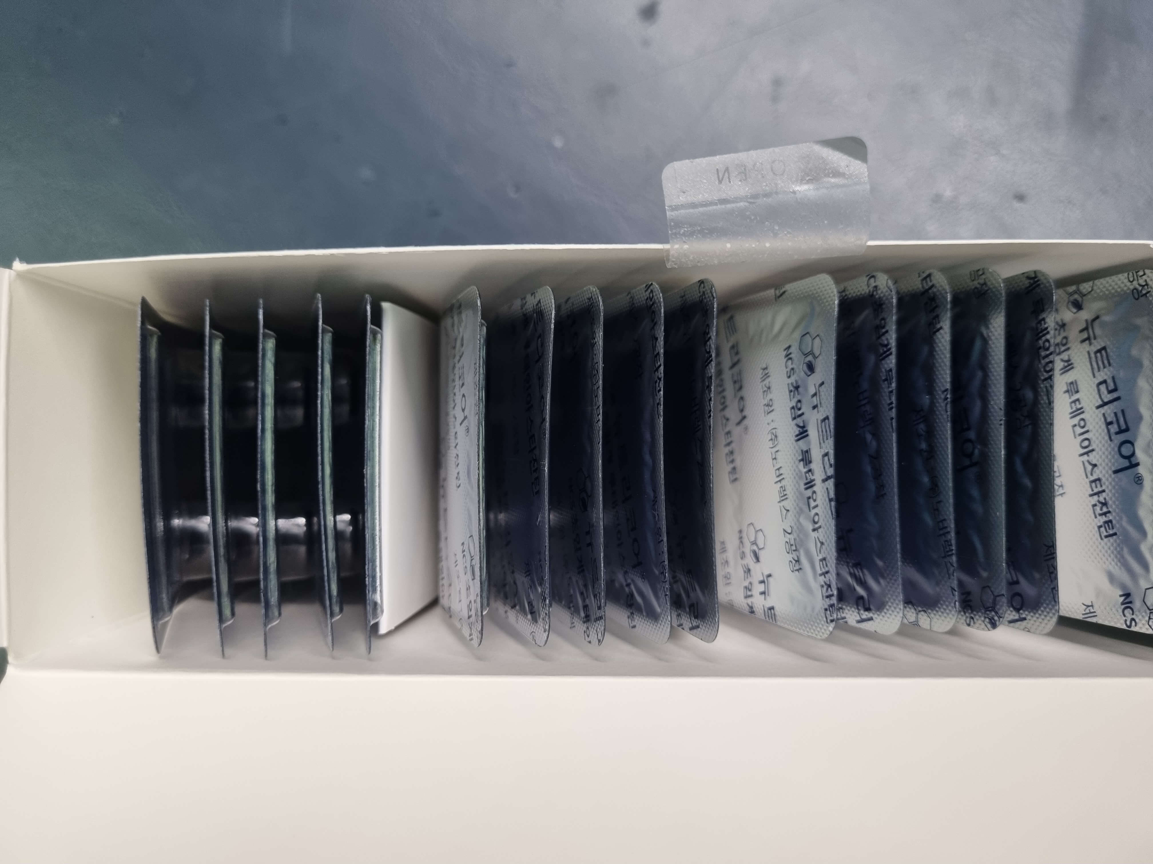 뉴트리코어 루테인아스타잔틴