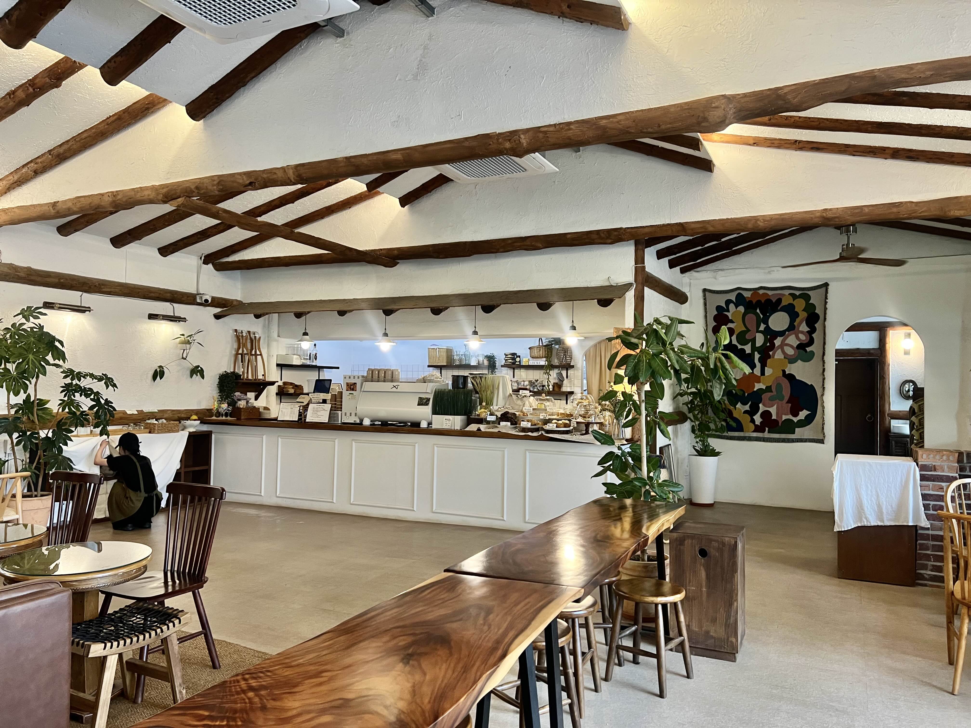 고양 드메인 실내 인테리어 좌석 테이블