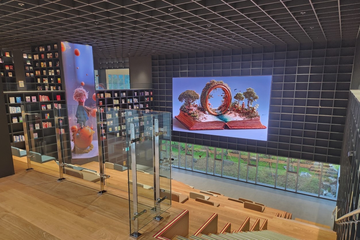 화성동탄중앙도서관 미디어 아트월을 이용한 복합문화공간인 ‘지식의 숲’