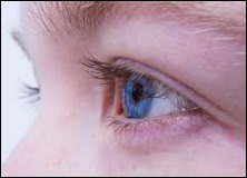 눈에 실핏줄이 터지는 이유-8