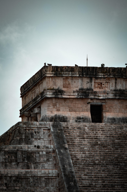 체체니차 춘분 축제 – 멕시코 마야 유적의 태양 그림자 축제