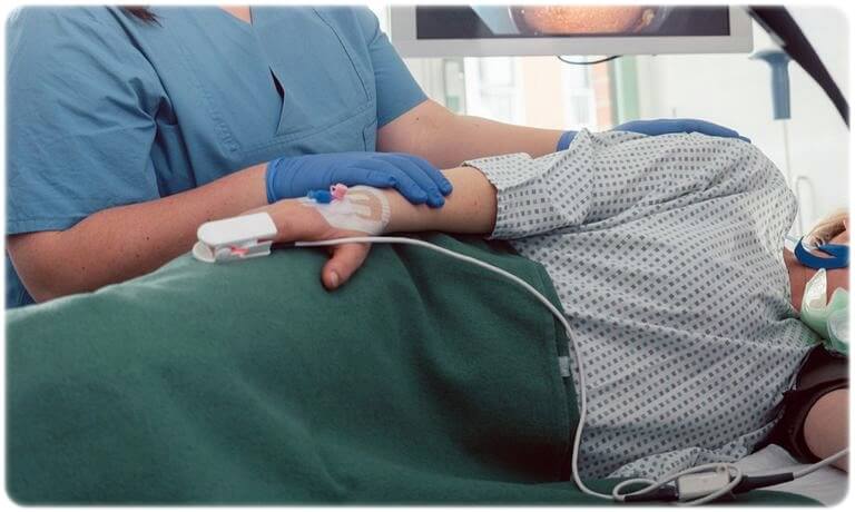 위암 증상 원인 진단 치료 생존율 완치율 예방 방법