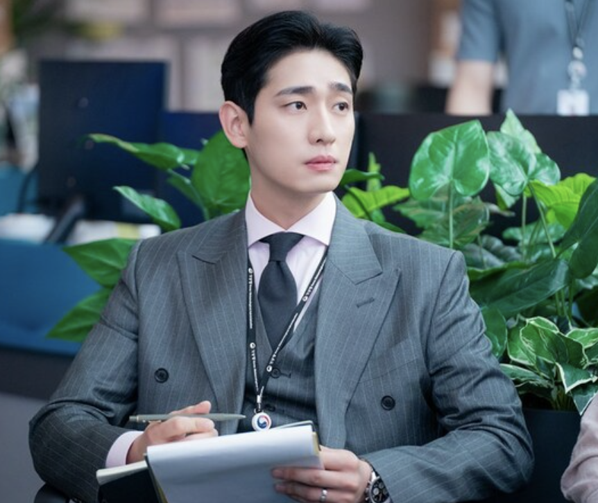 윤박 작품 홛동