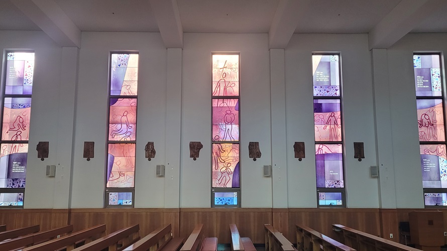 진주 가좌동성당 스테인드글라스