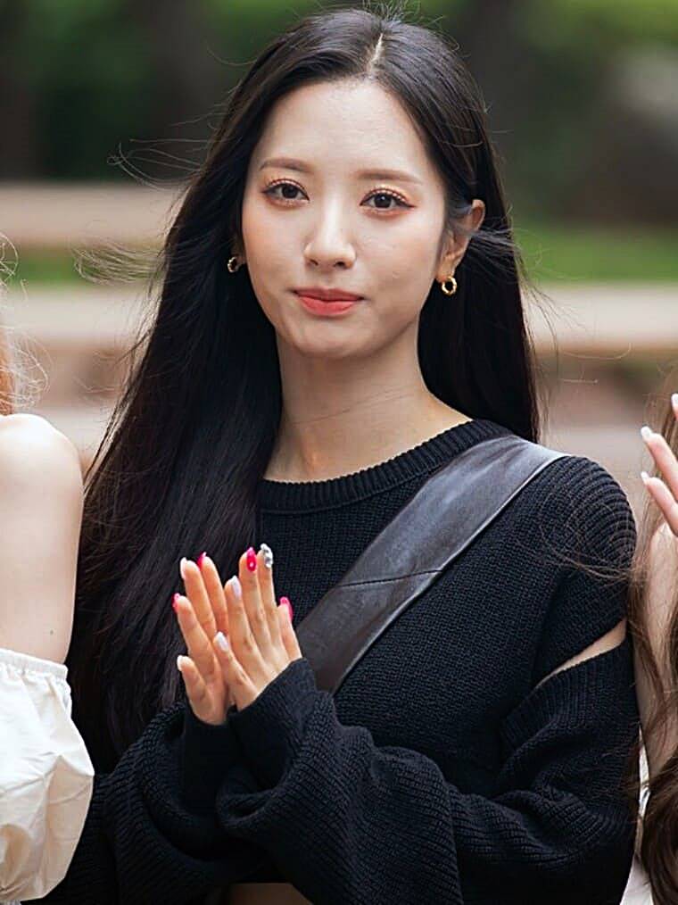 가수-겸-배우-김지연