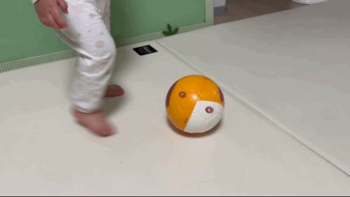 발로 공차기